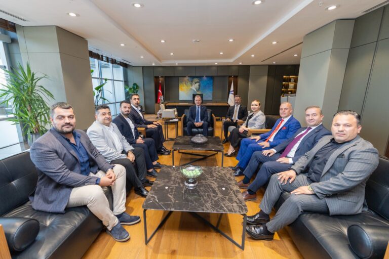 Kulüp Başkanımız Servet Özdemir ve Yönetim Kurulu üyelerimiz, Mersin Büyükşehir Belediye Başkanımız Sn. Vahap Seçer’i makamında ziyaret etti.